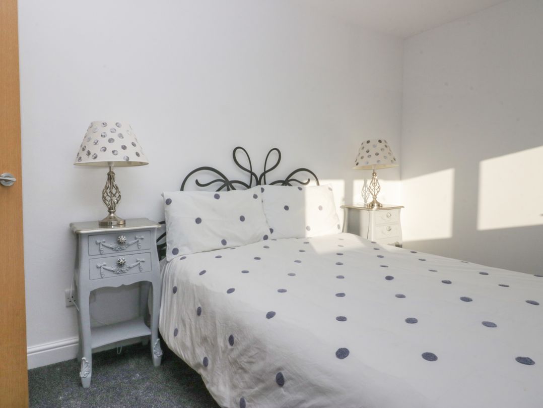 Yewdale View Apartment