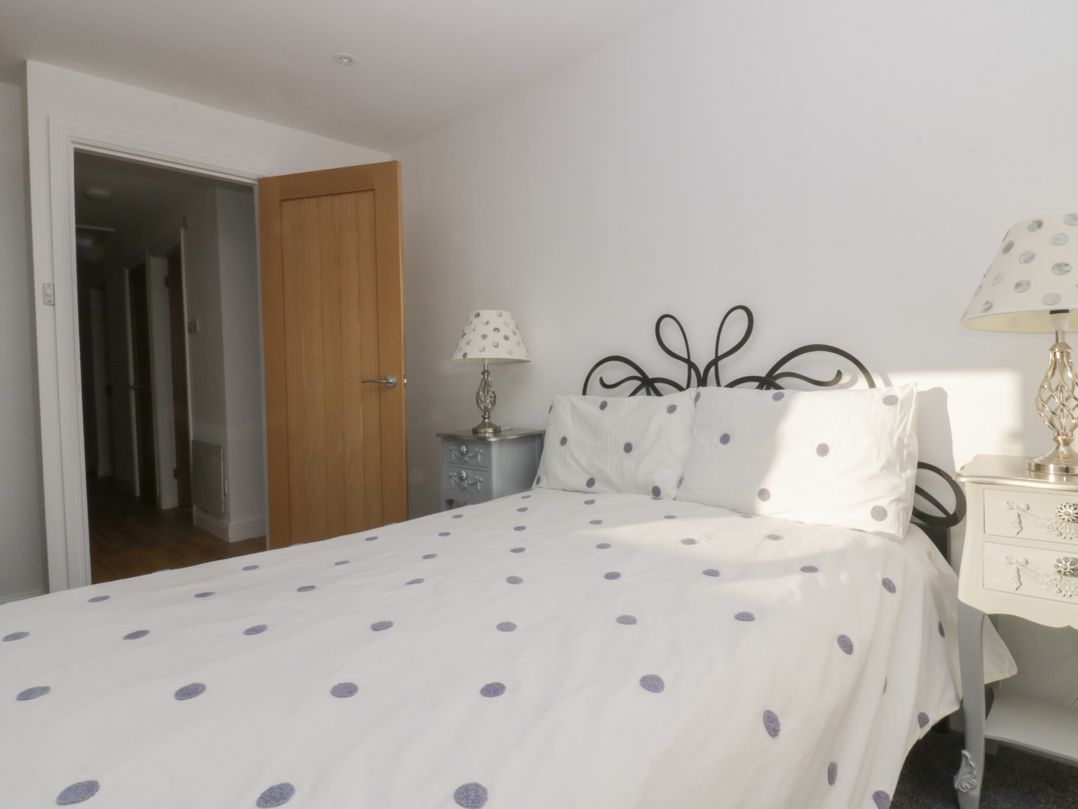 Yewdale View Apartment