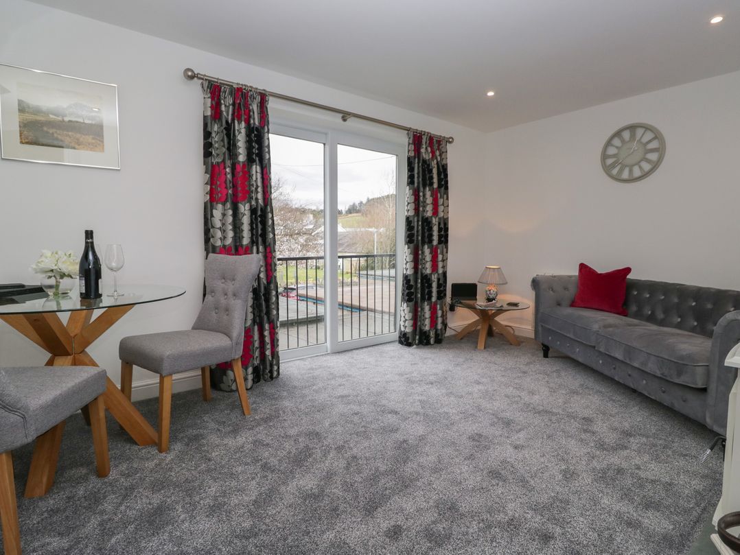 Yewdale View Apartment