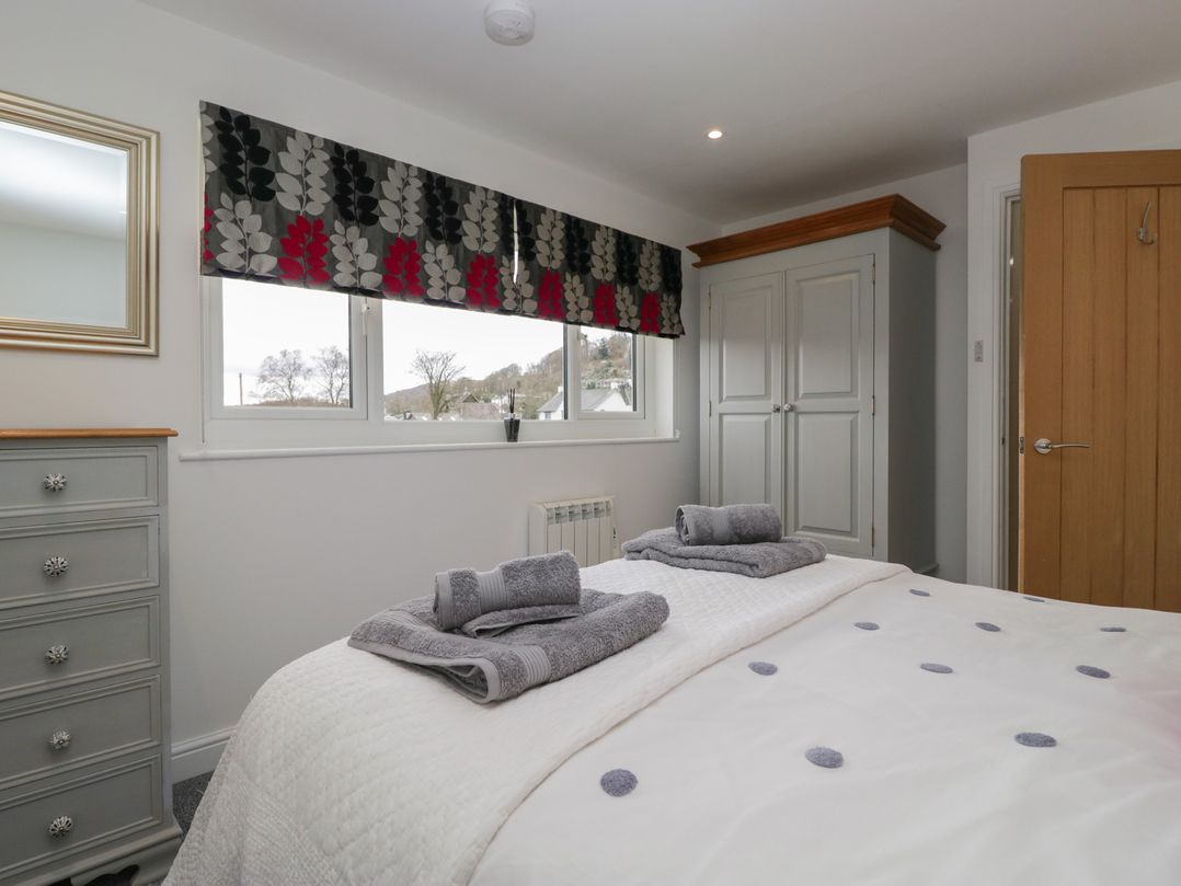 Yewdale View Apartment