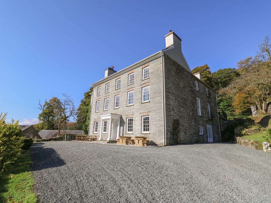 Llwynderw Hall