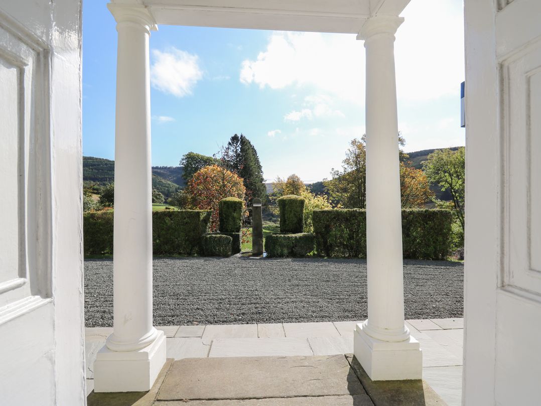 Llwynderw Hall