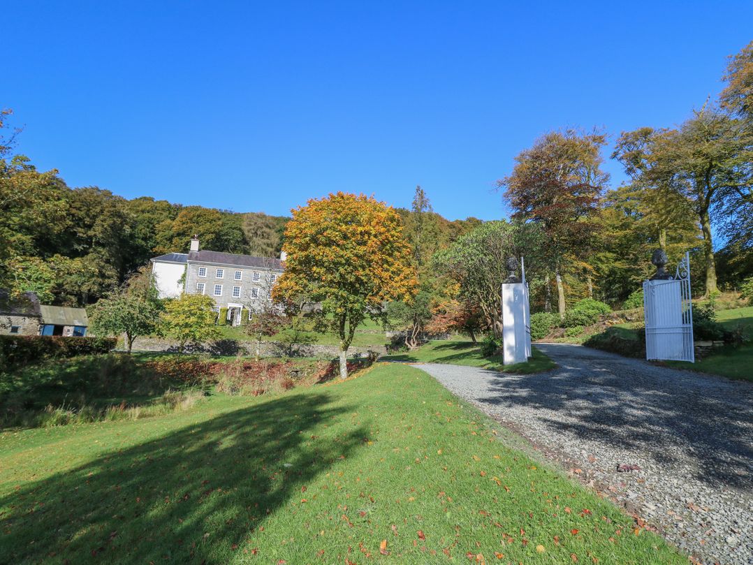 Llwynderw Hall