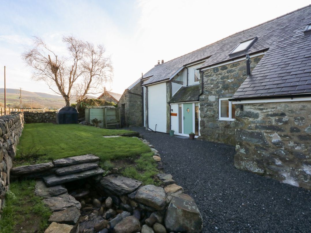 Yr Hen Felin, Dyffryn Ardudwy - Sleeps 10 guests