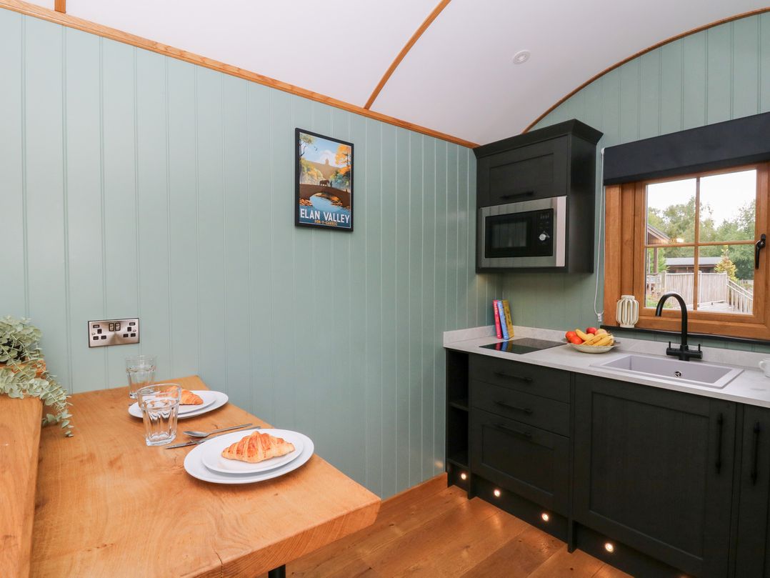 Dam View Shepherds Hut