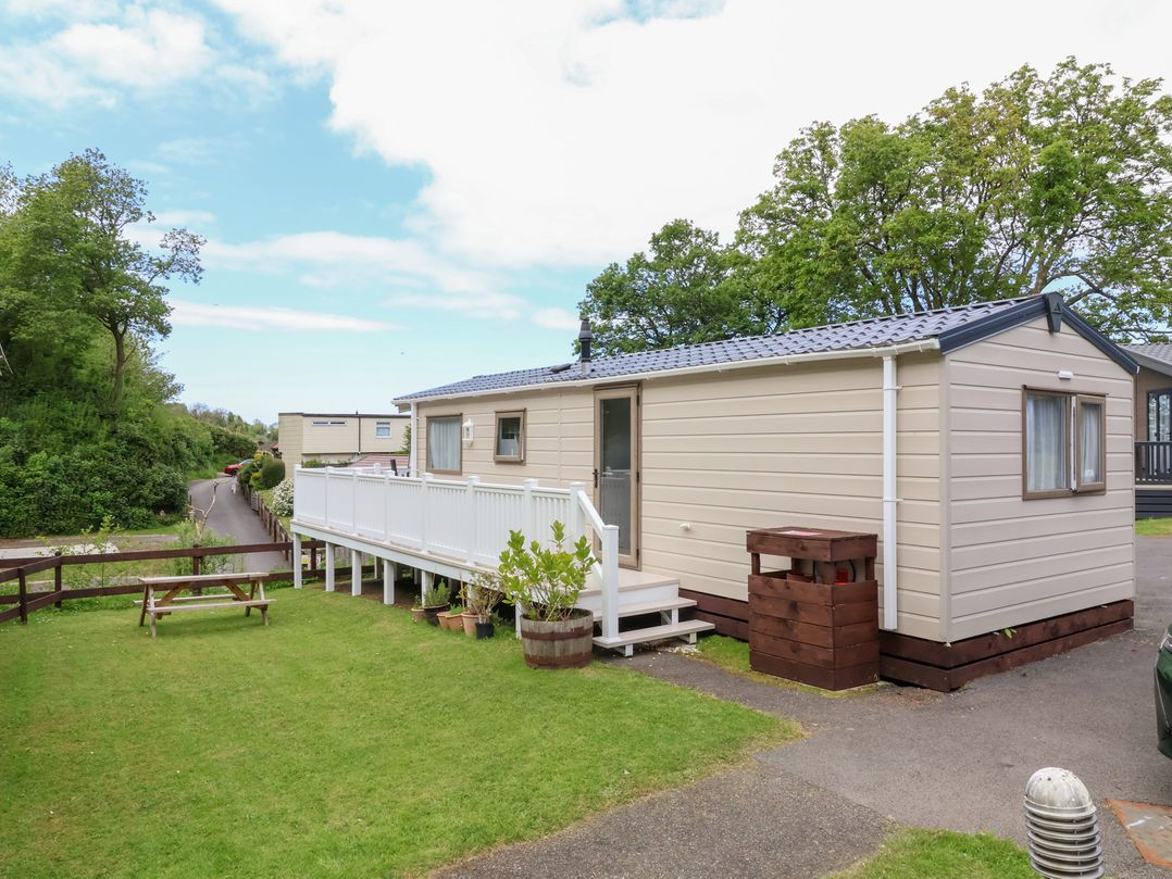 23 Manleigh Park
