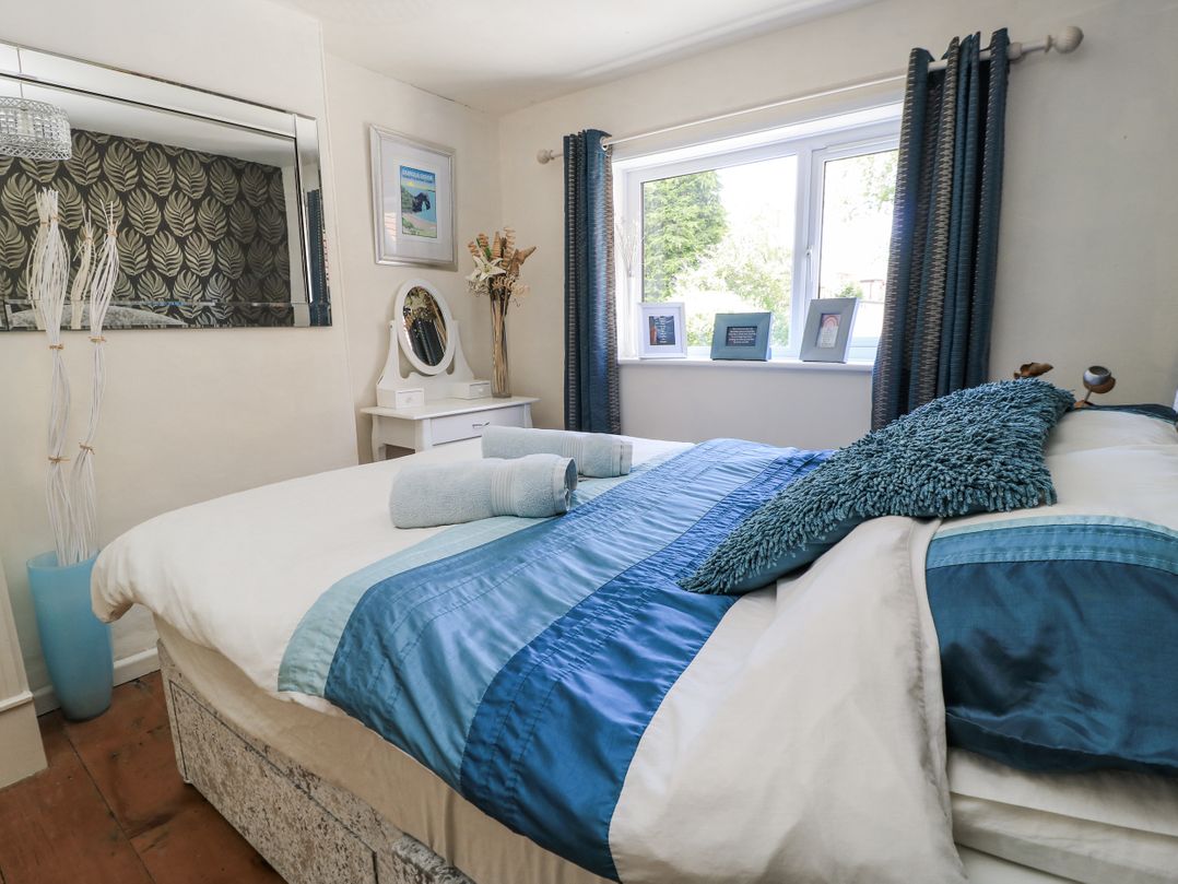 Delightful Dorset House By Wareham River