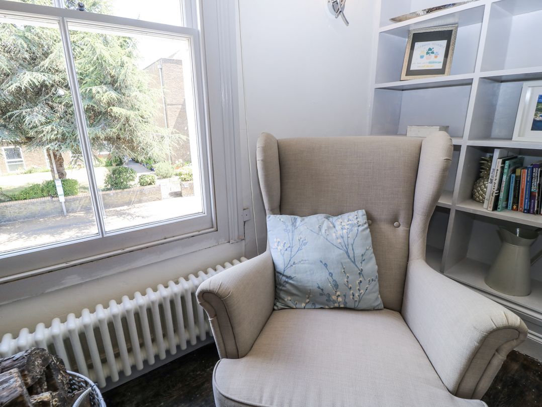 Delightful Dorset House By Wareham River