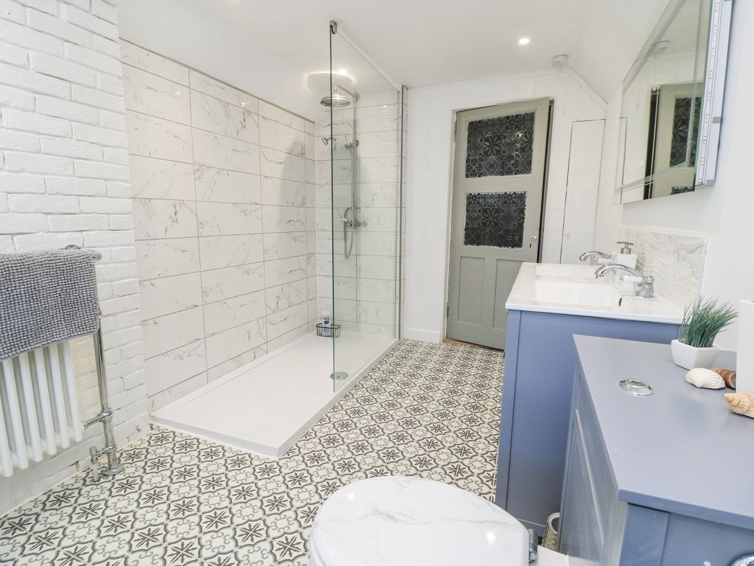 Delightful Dorset House By Wareham River