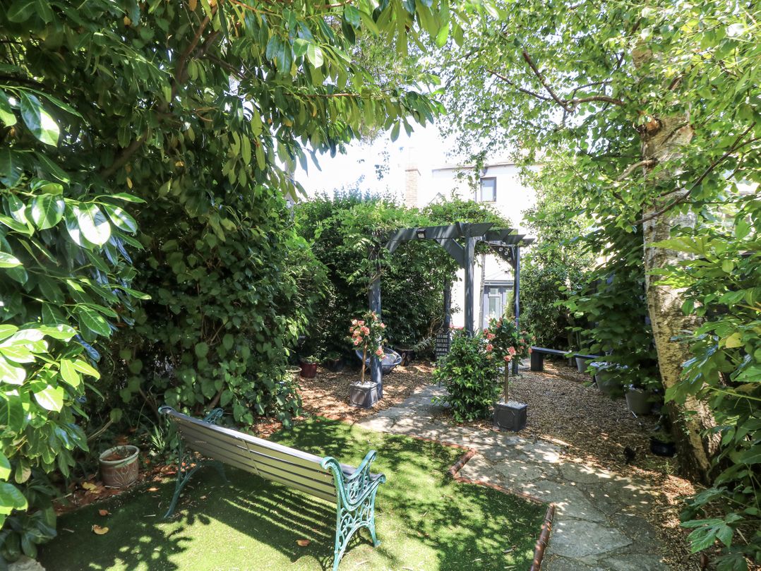 Delightful Dorset House By Wareham River