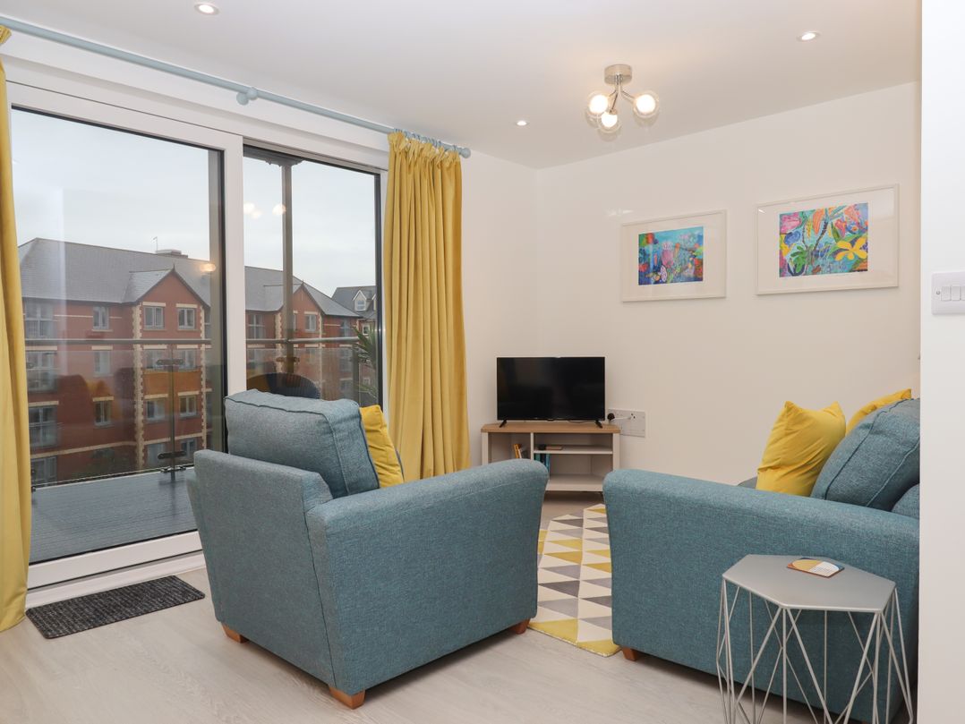 No. 7 Rolle Gardens