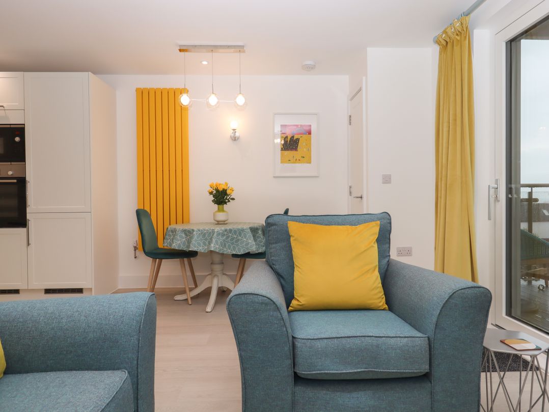 No. 7 Rolle Gardens