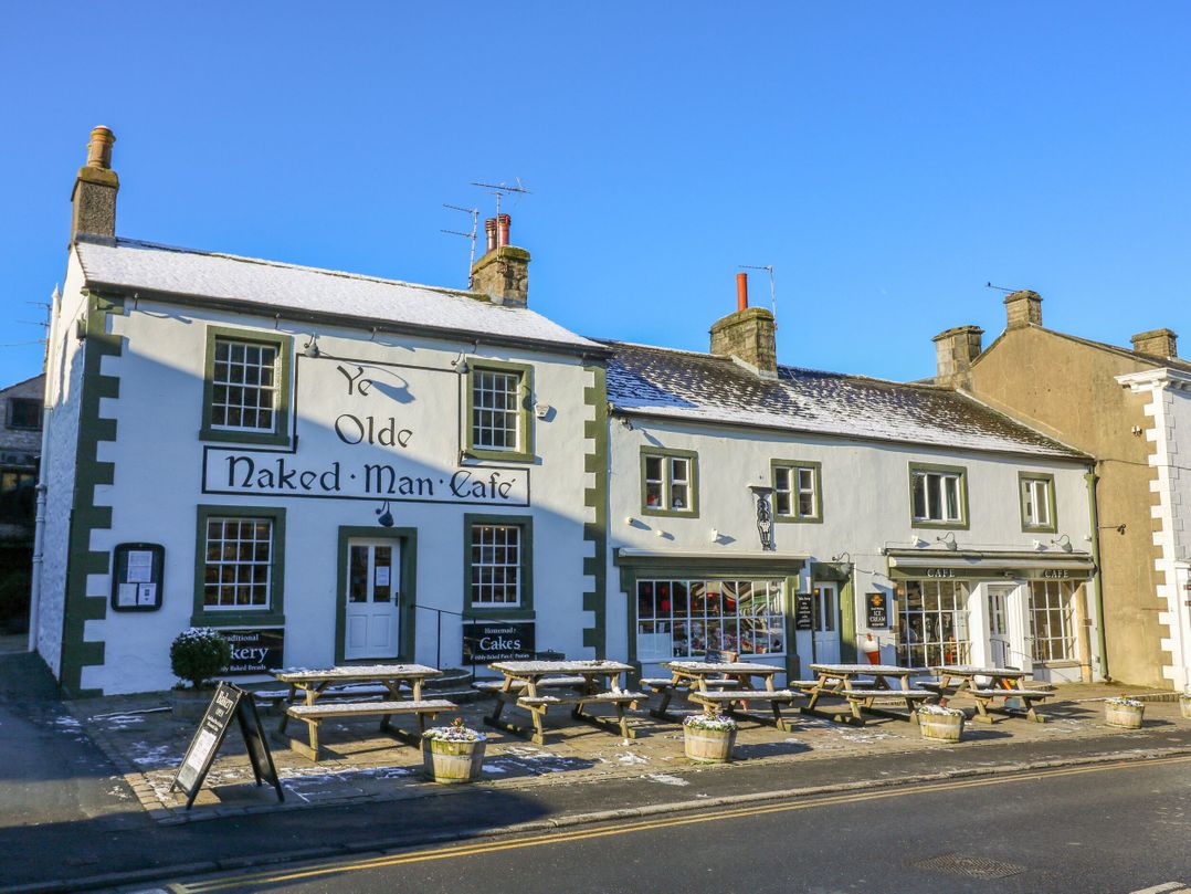 3 Peaks Penyghent Lodge