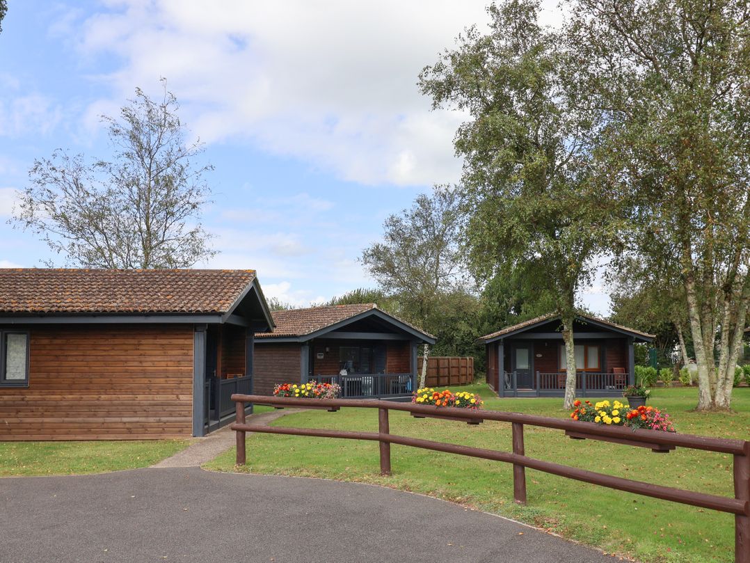 6 Pinewood Retreat