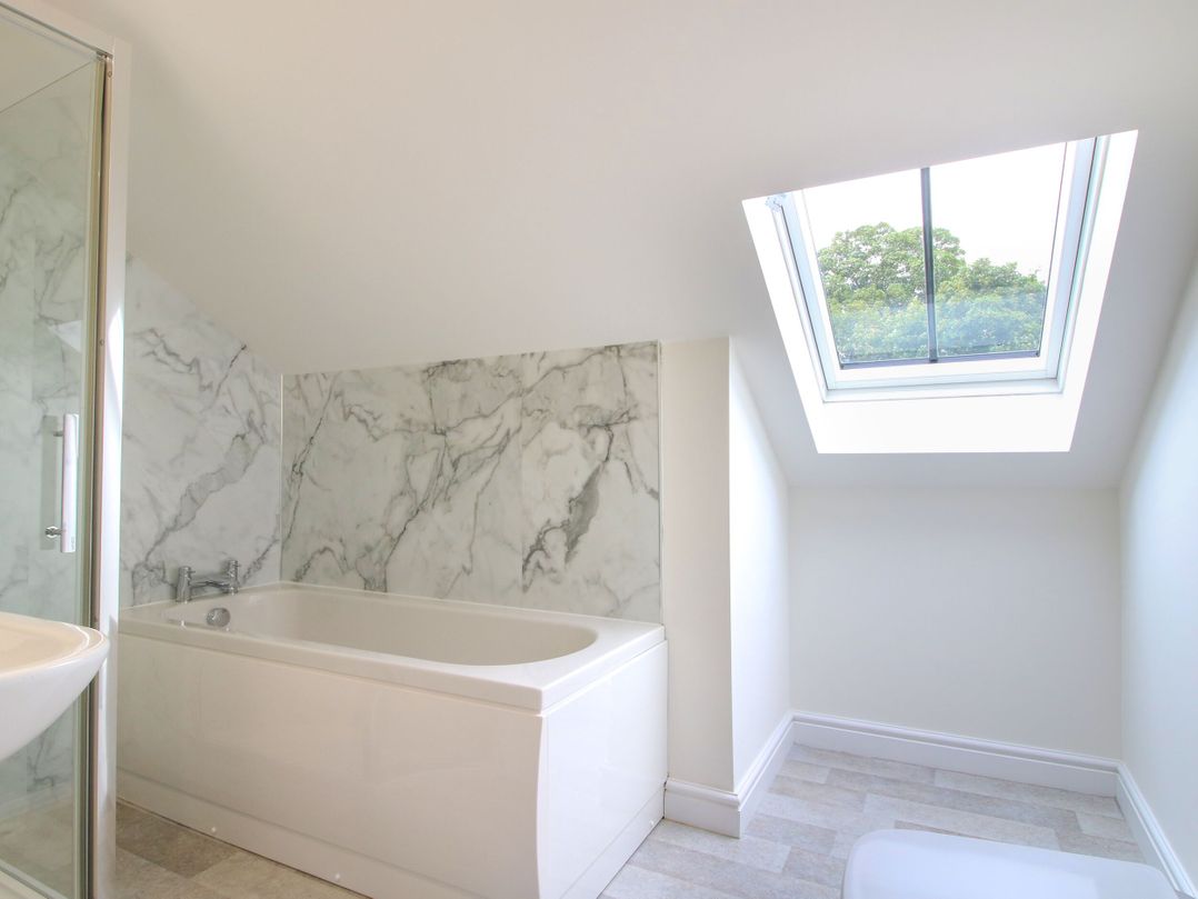 Sandown Park Cottage