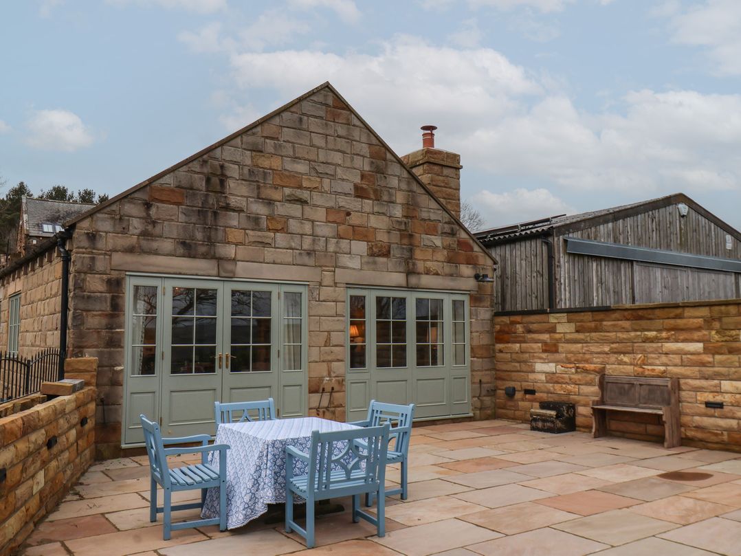 Barn Conversion Roding Cottage