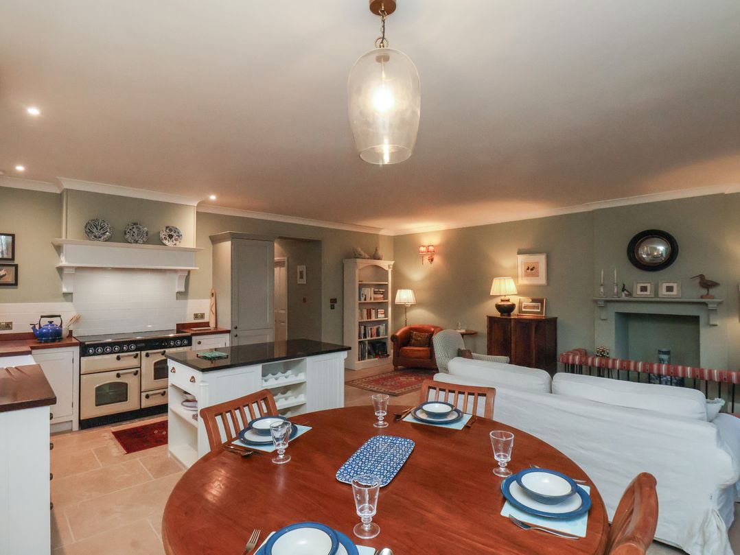 Barn Conversion Roding Cottage