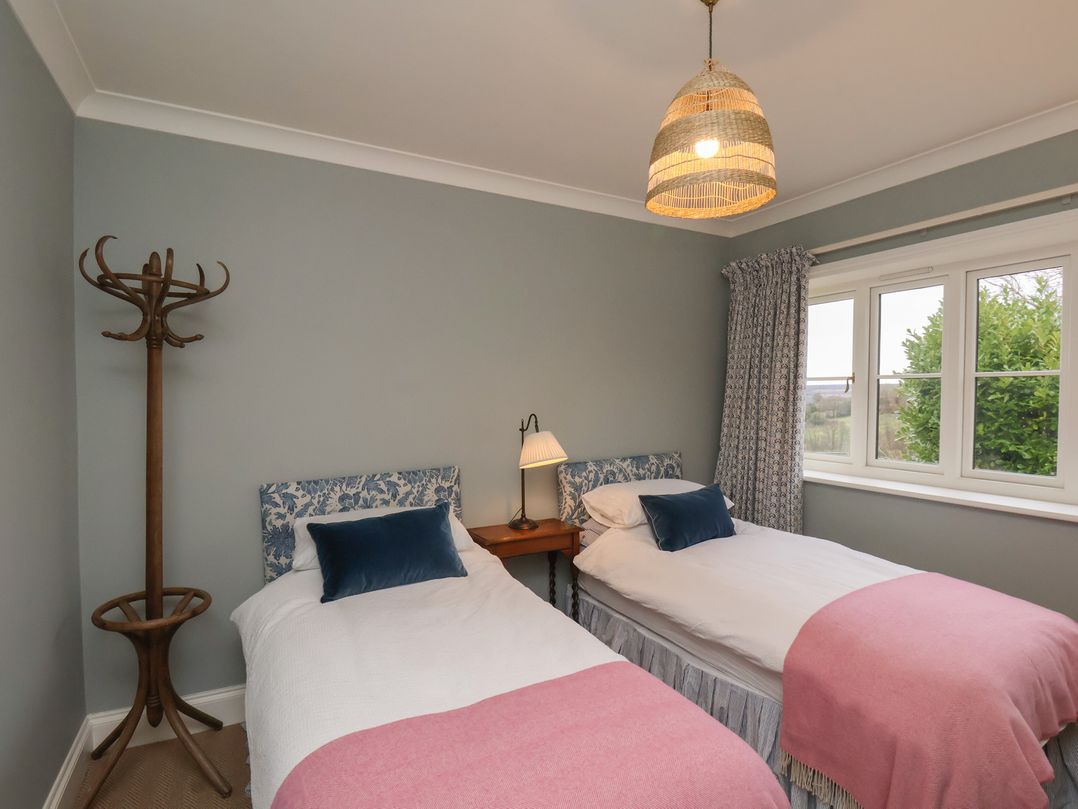 Barn Conversion Roding Cottage