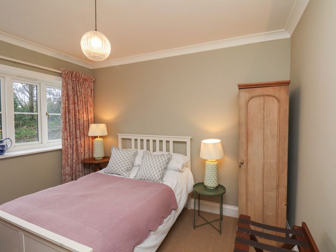 Barn Conversion Roding Cottage