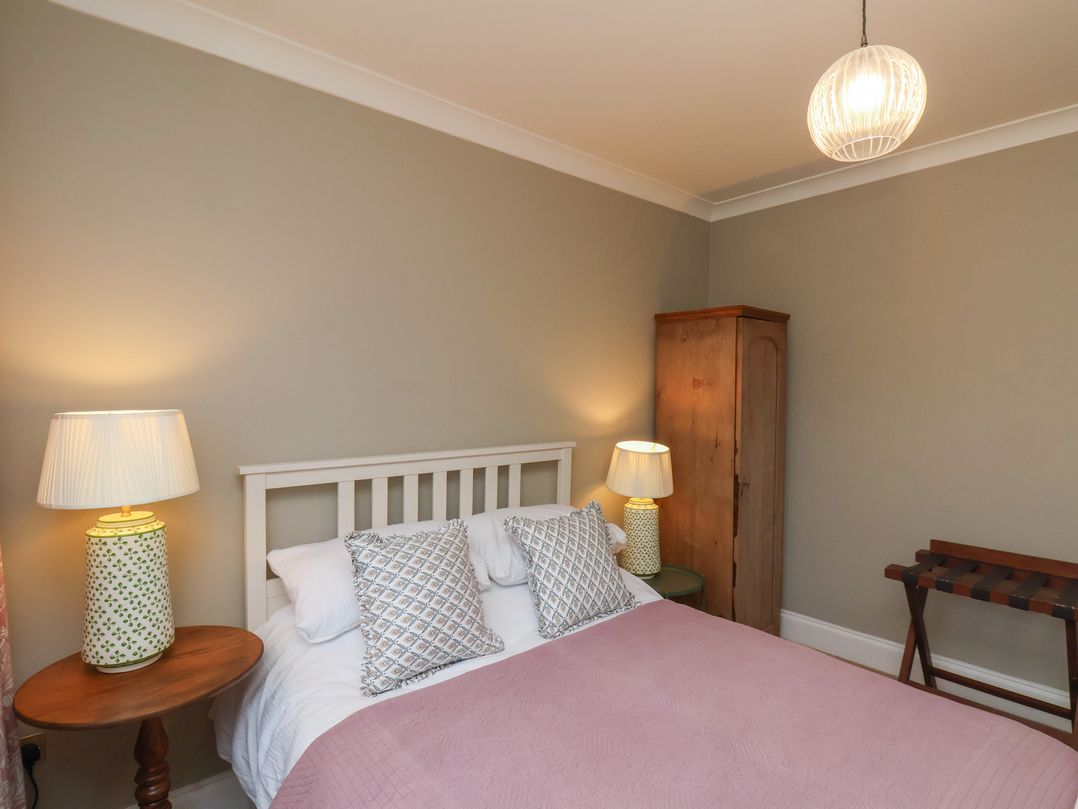 Barn Conversion Roding Cottage