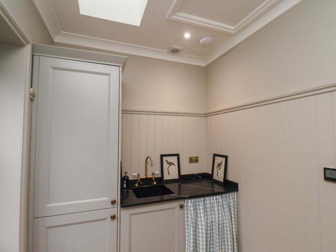 Barn Conversion Roding Cottage