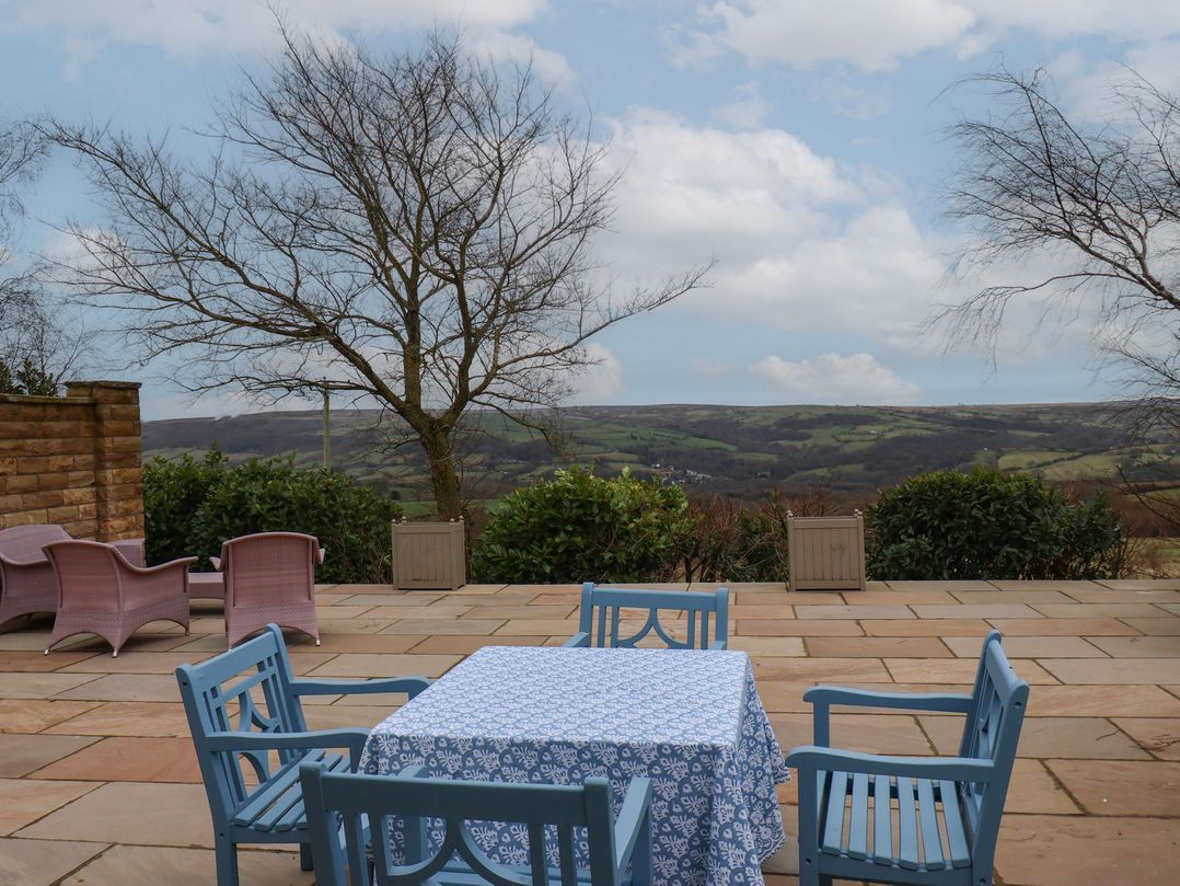 Barn Conversion Roding Cottage