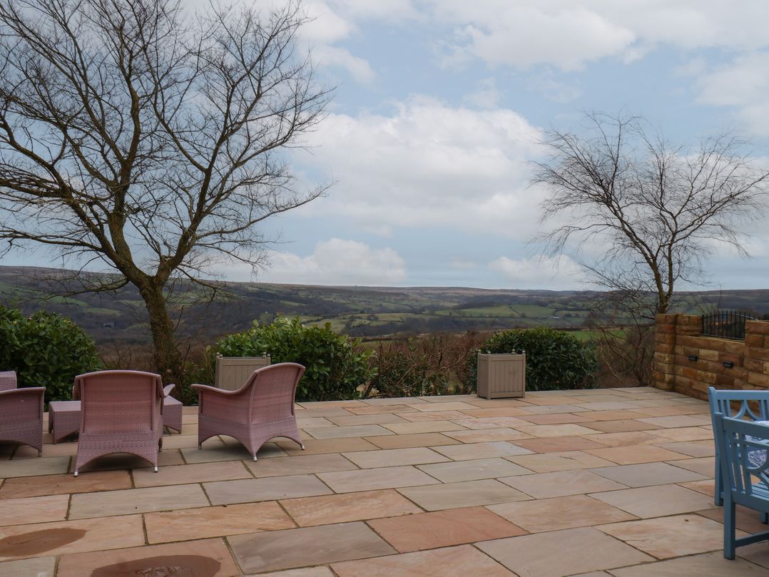 Barn Conversion Roding Cottage
