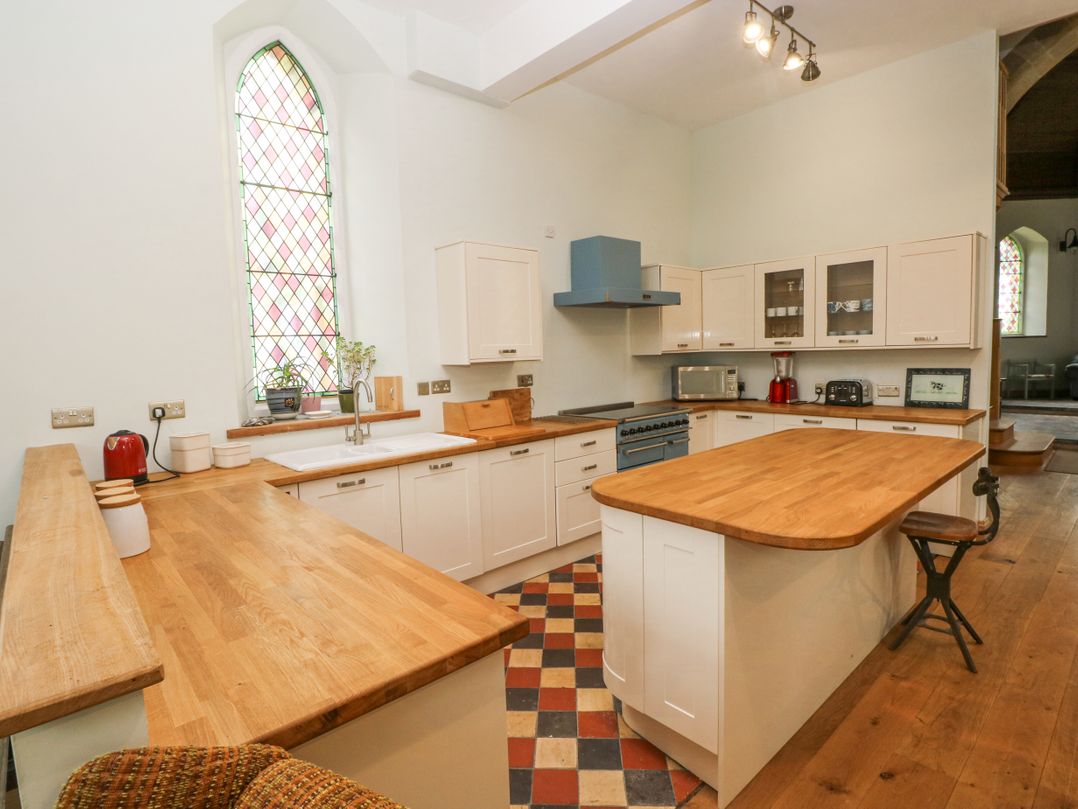 Church Llygad Y Dyffryn