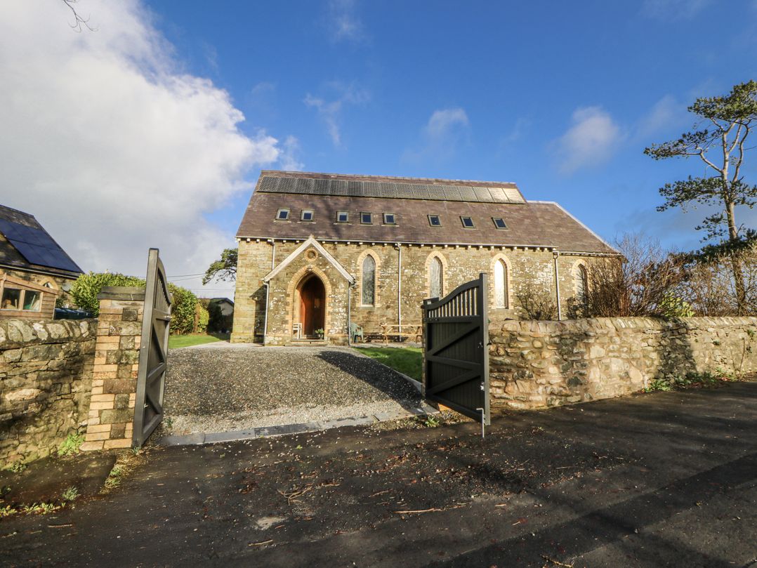 Church Llygad Y Dyffryn