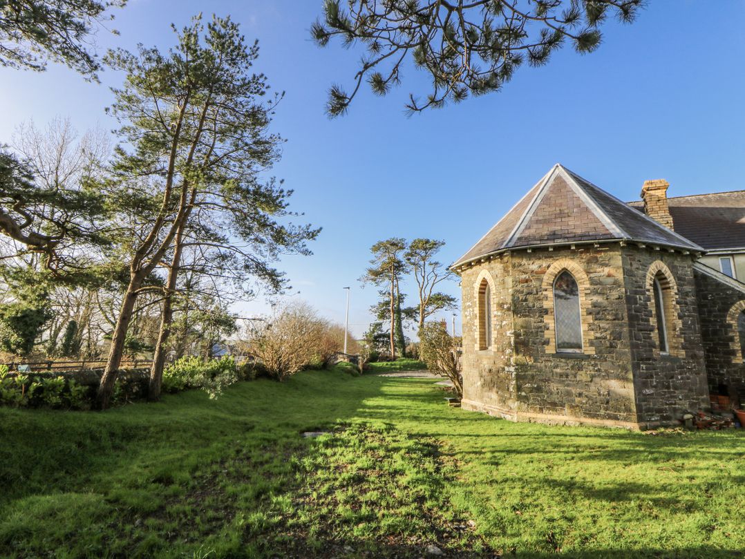 Church Llygad Y Dyffryn