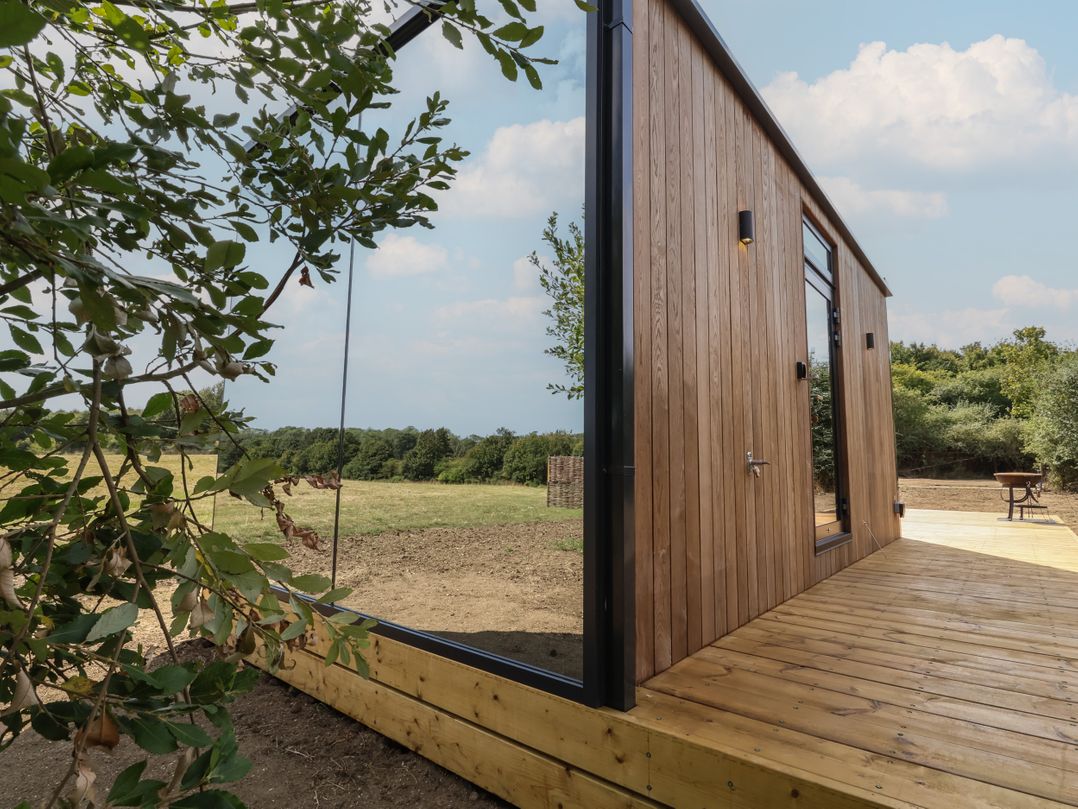 Pound Farm Mirror Houses: Meadow