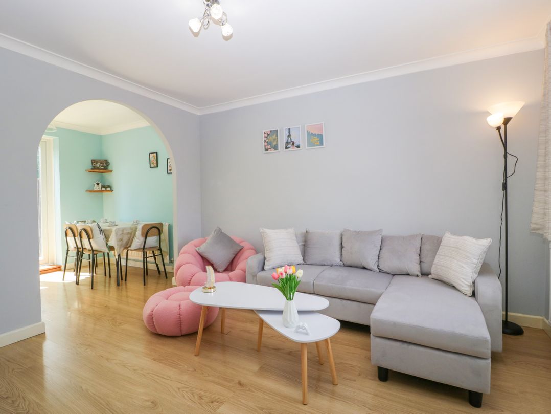 20 Honeycroft