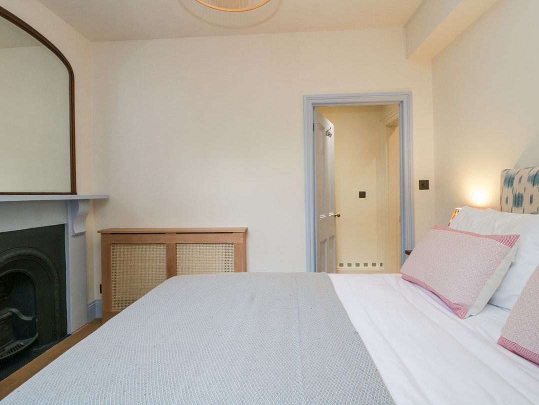 Tamar (Flat 1, Basement) 2 Sussex Place
