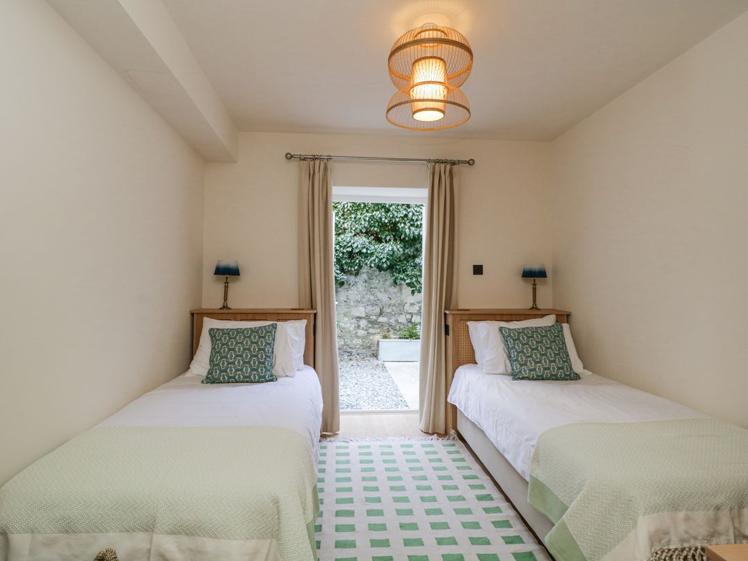 Tamar (Flat 1, Basement) 2 Sussex Place