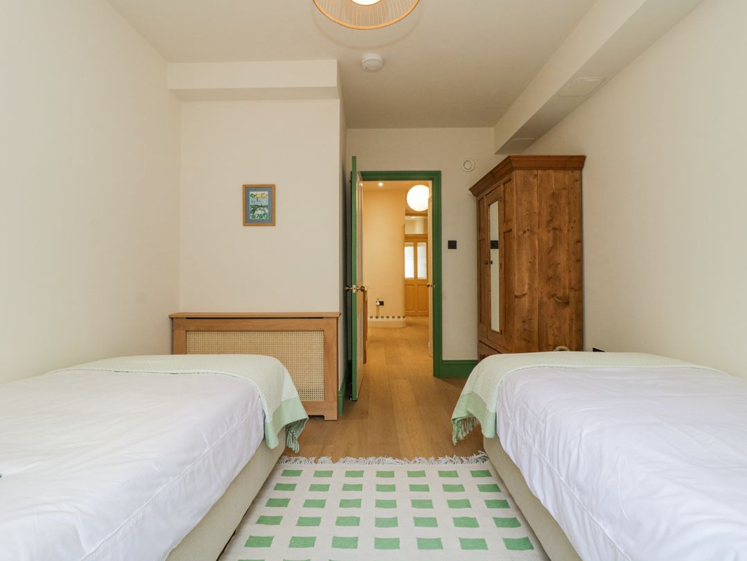 Tamar (Flat 1, Basement) 2 Sussex Place