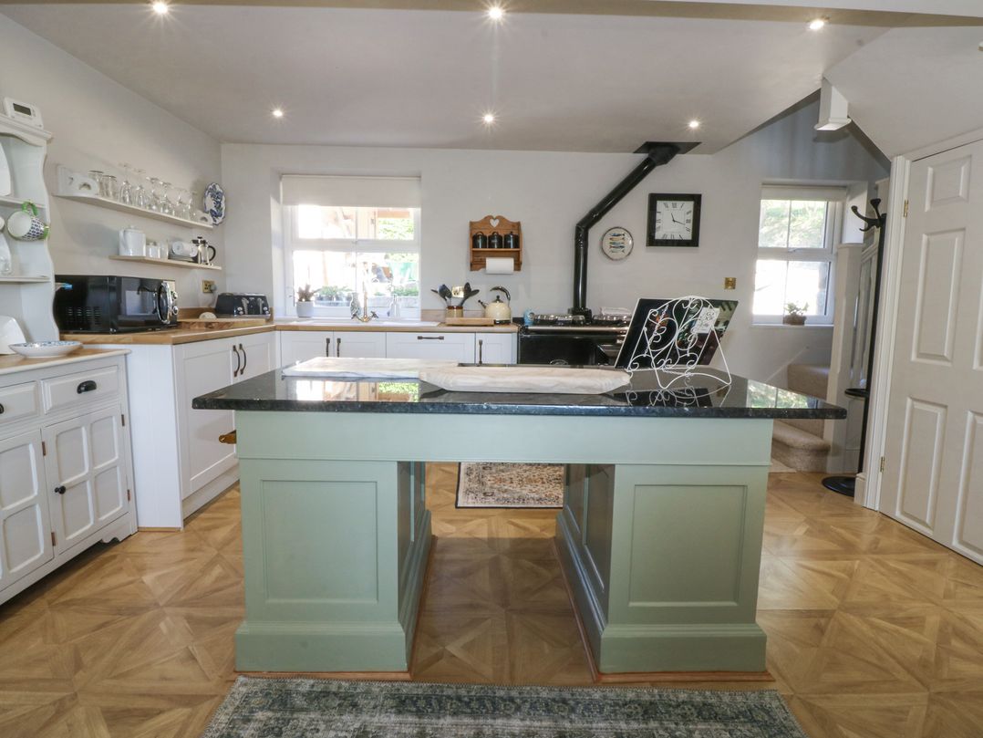 Holly Cottage