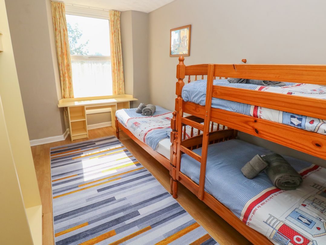Hilton Snug