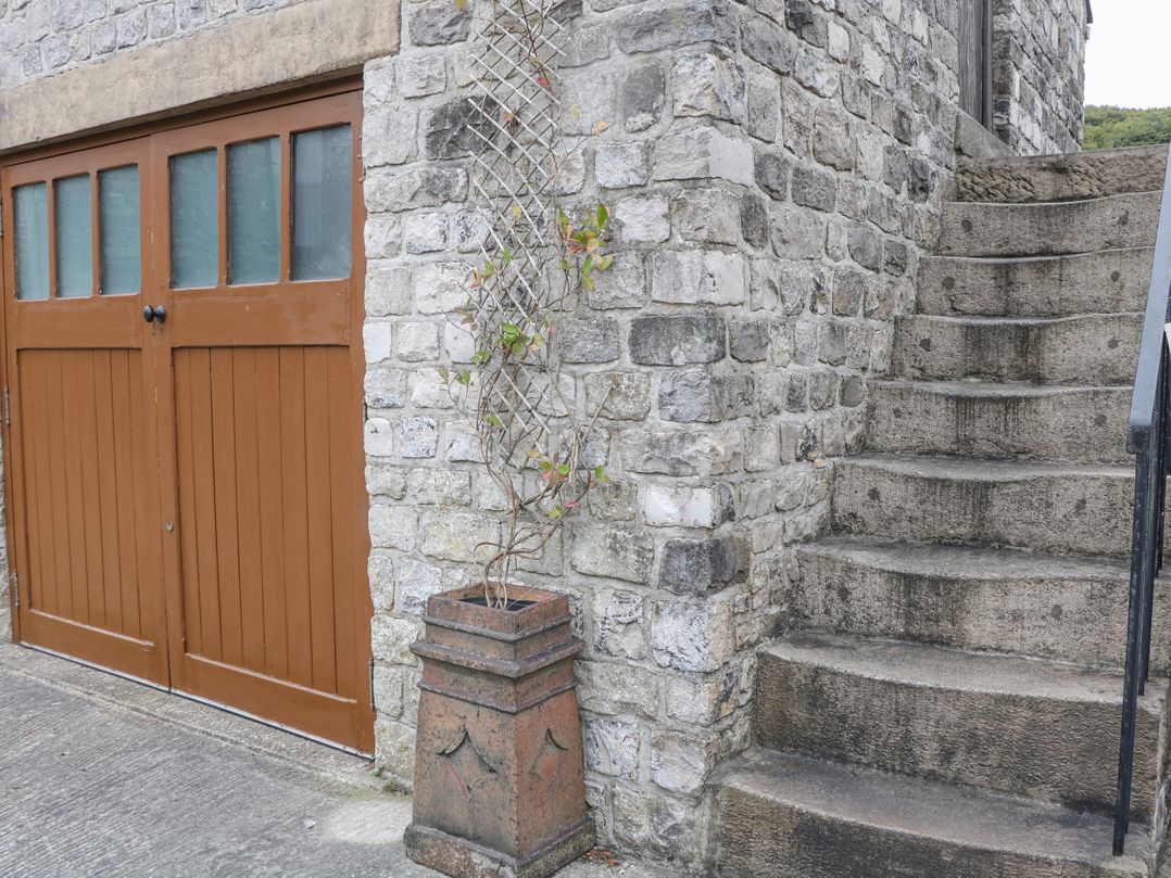 Courtyard Cottage