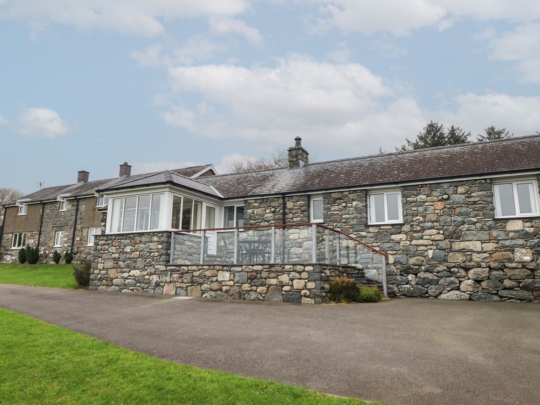 Ysgubor Newydd Parc Isaf