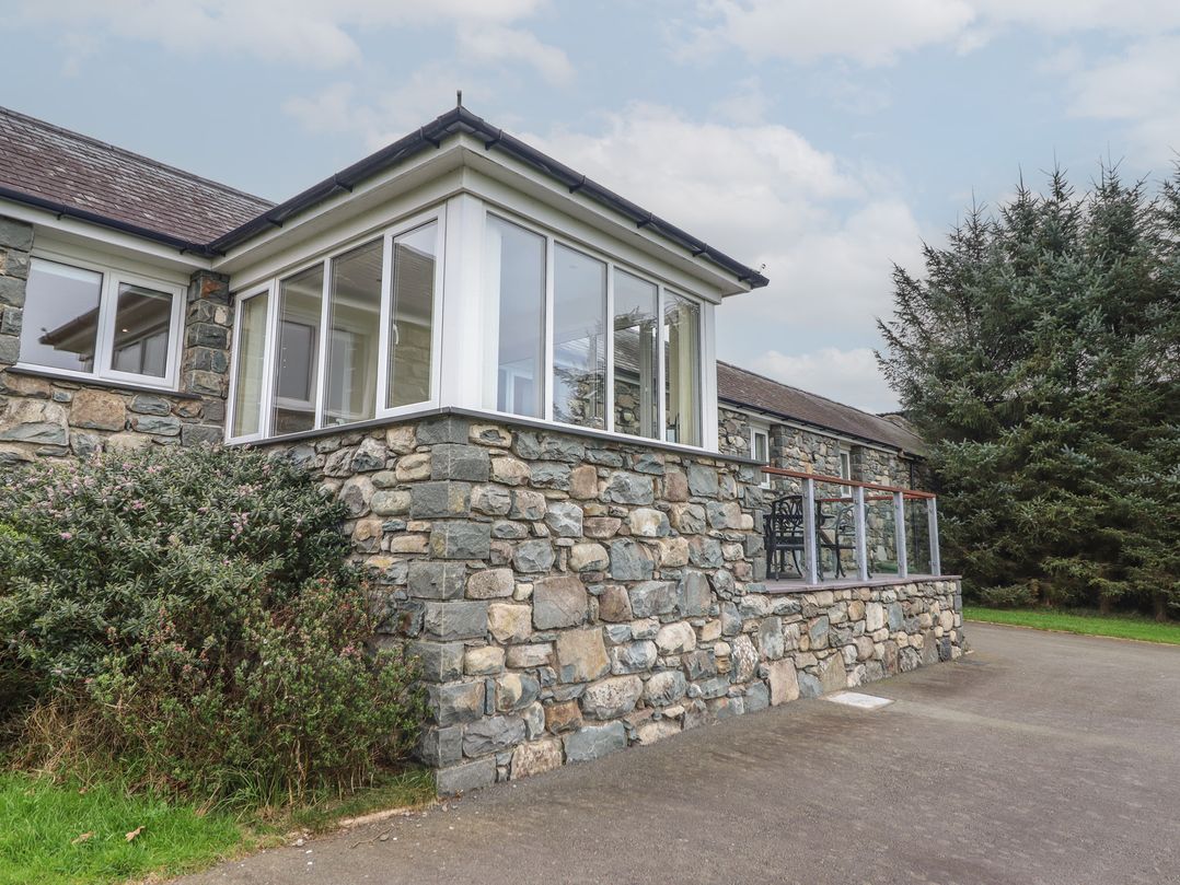 Ysgubor Newydd Parc Isaf
