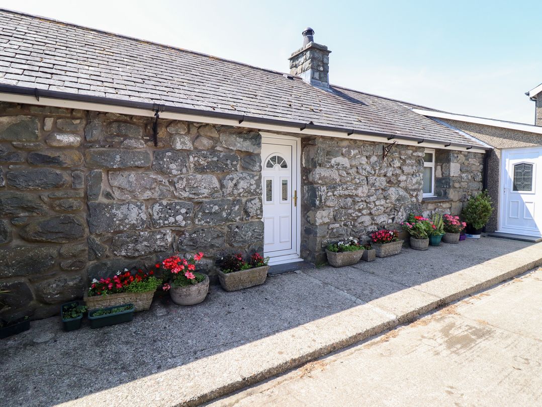 Ysgubor Newydd Parc Isaf