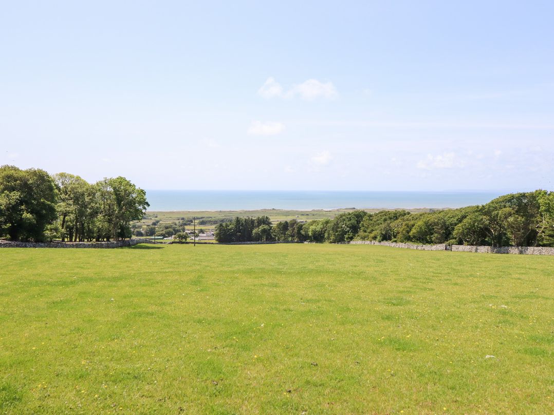 Ysgubor Newydd Parc Isaf