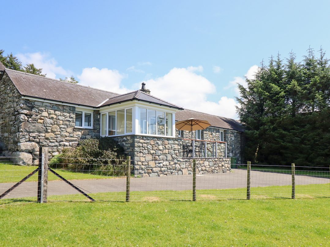 Ysgubor Newydd Parc Isaf