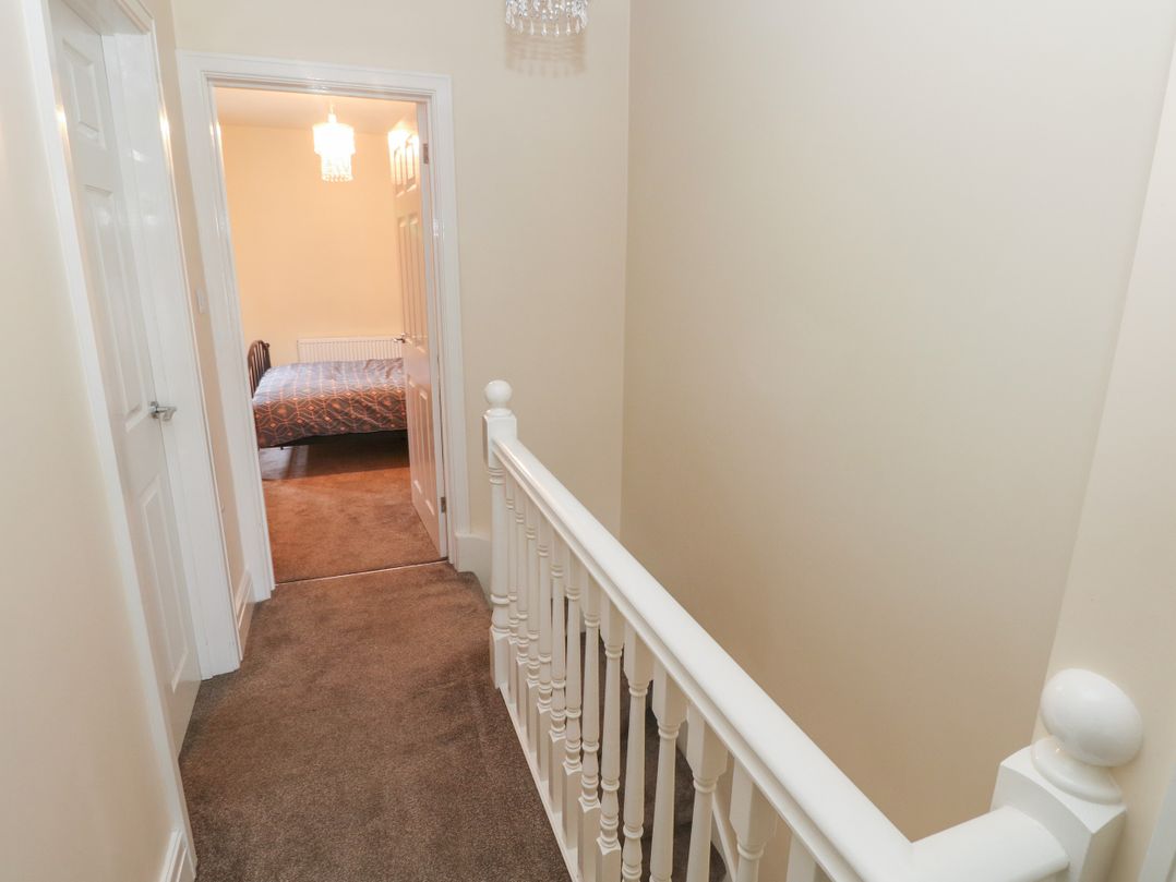 32 Bridgend Road