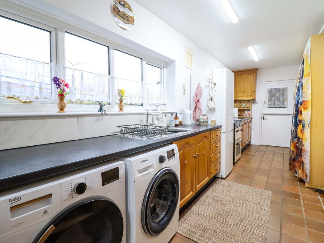 Bryn Y Garreg Cottage - The Wireless Free Farm (No Tech!)