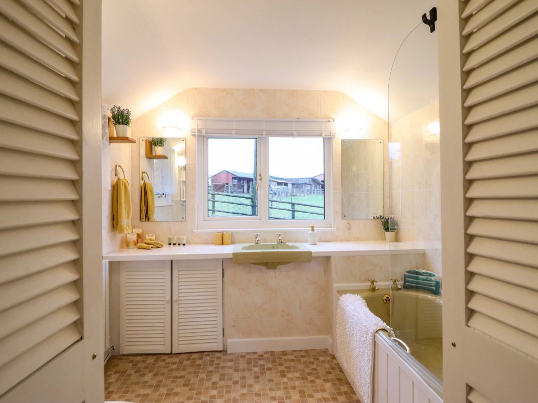 Bryn Y Garreg Cottage - The Wireless Free Farm (No Tech!)