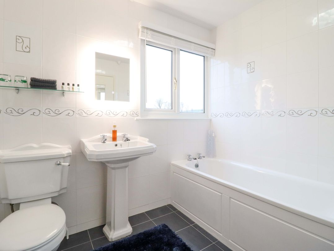 Bryn Y Garreg Cottage - The Wireless Free Farm (No Tech!)