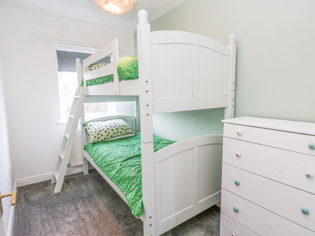 2 Sunlaws Court