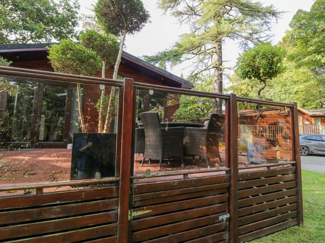 Tree House, Partial Lake Views