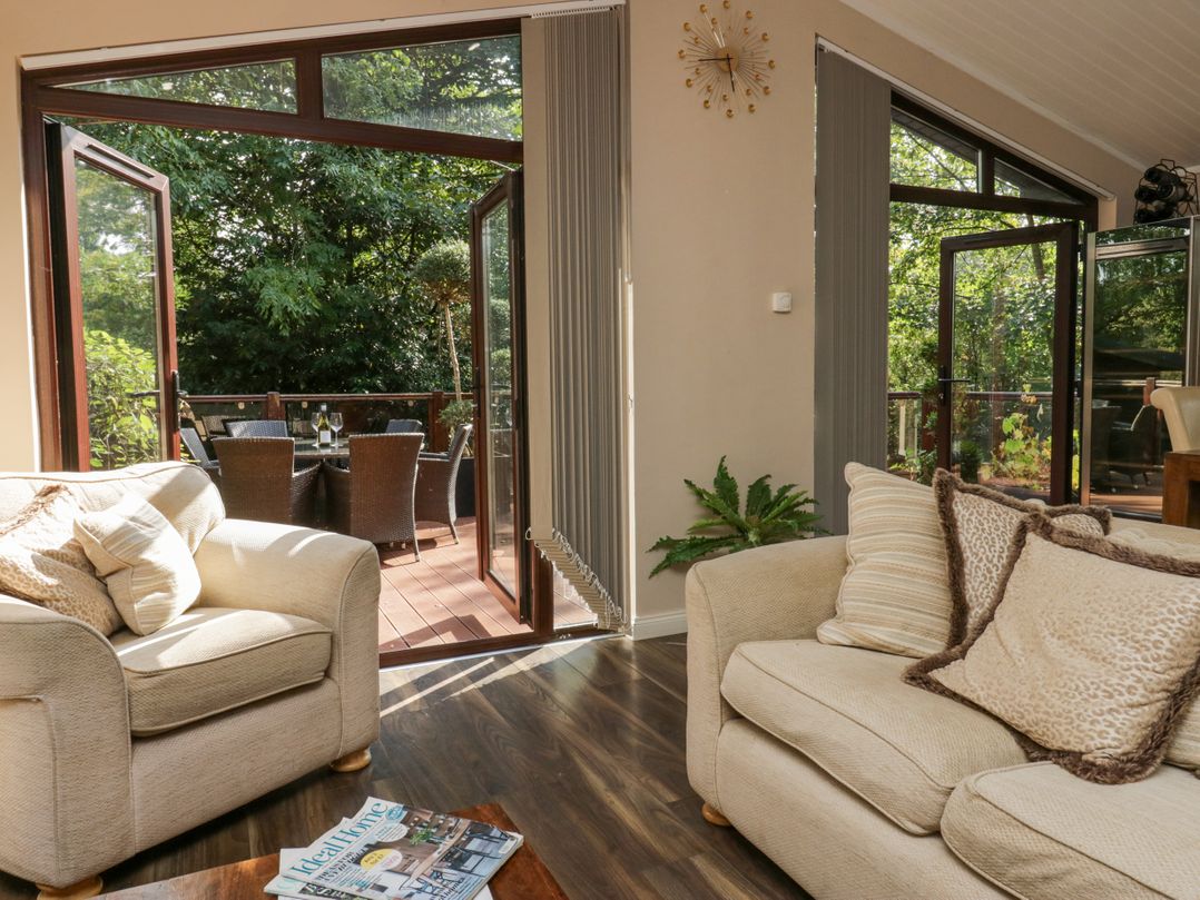 Tree House, Partial Lake Views